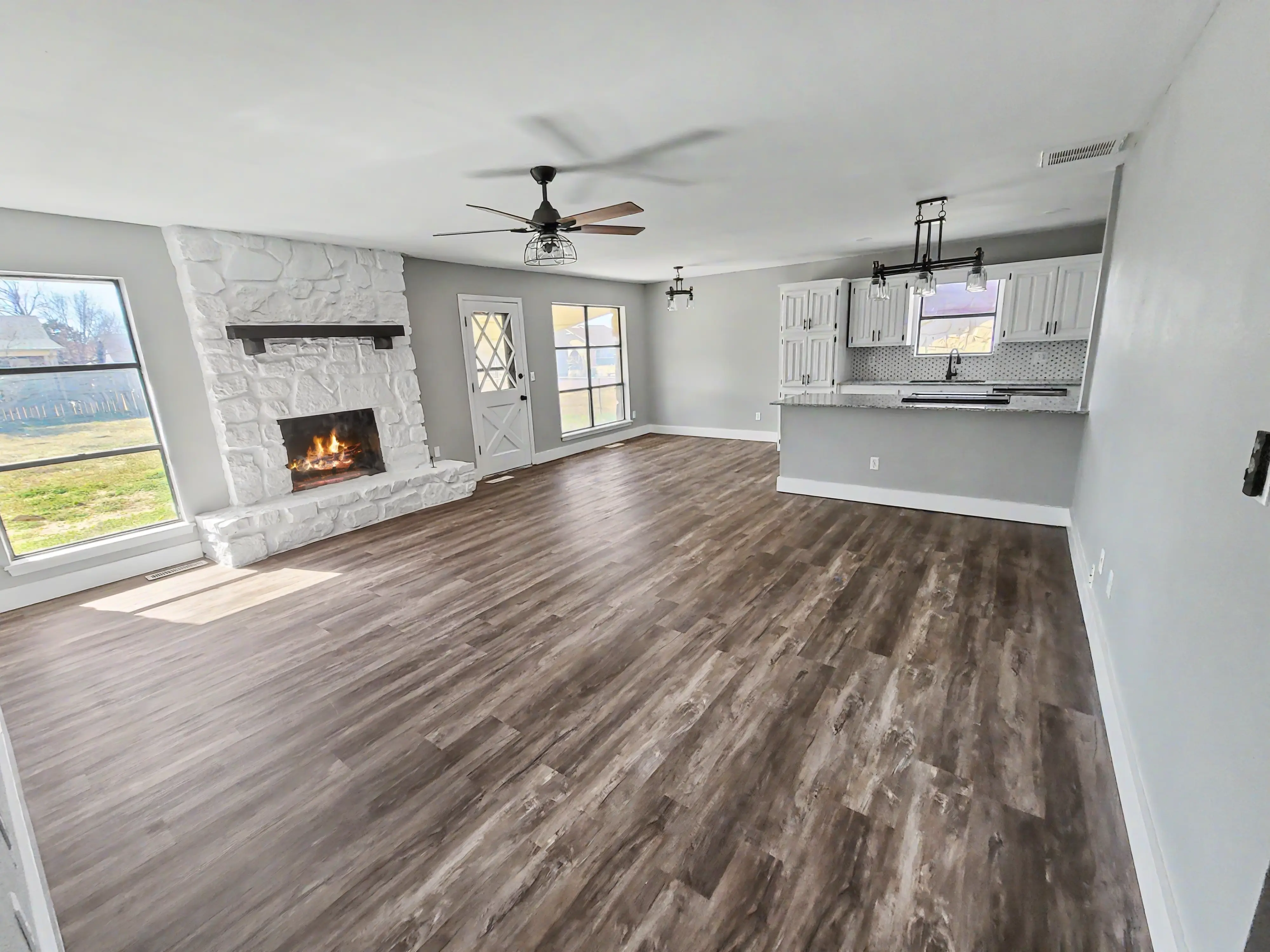 After open-concept living area remodel in Tulsa with improved room-to-room flow